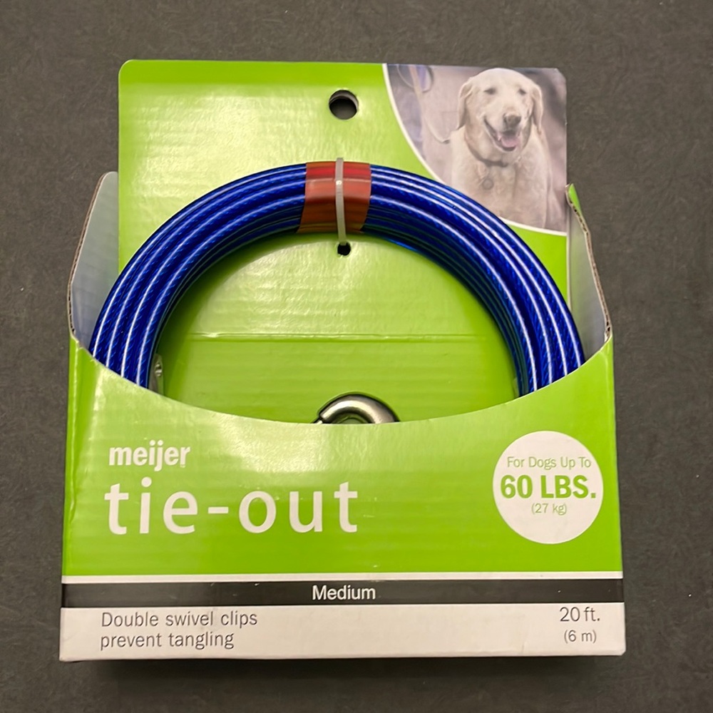 Tie out with double swivel clips
20 feet leash Up to 60lbs